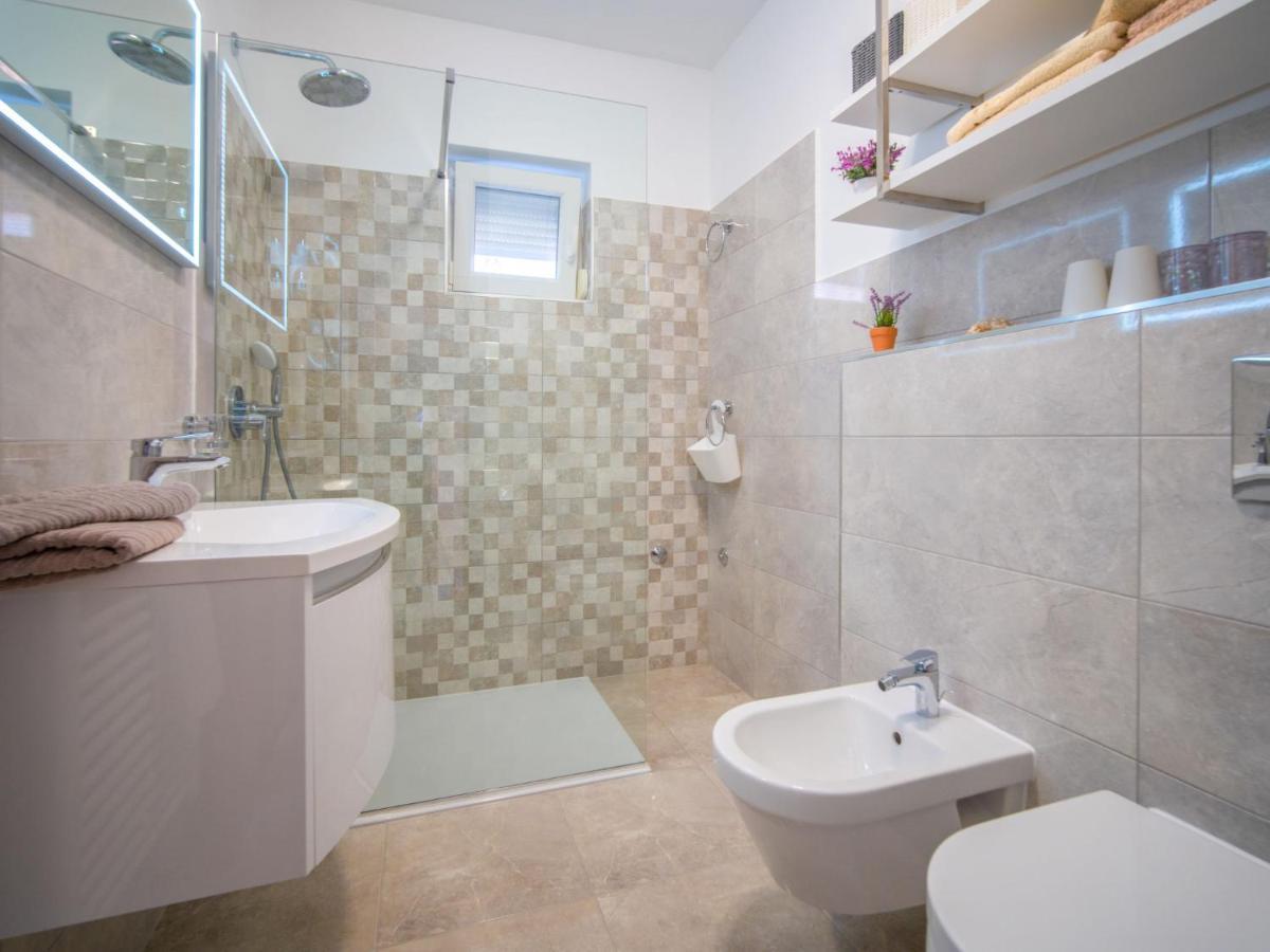 Holiday Home Nikolina By Interhome ลอฟราน ภายนอก รูปภาพ